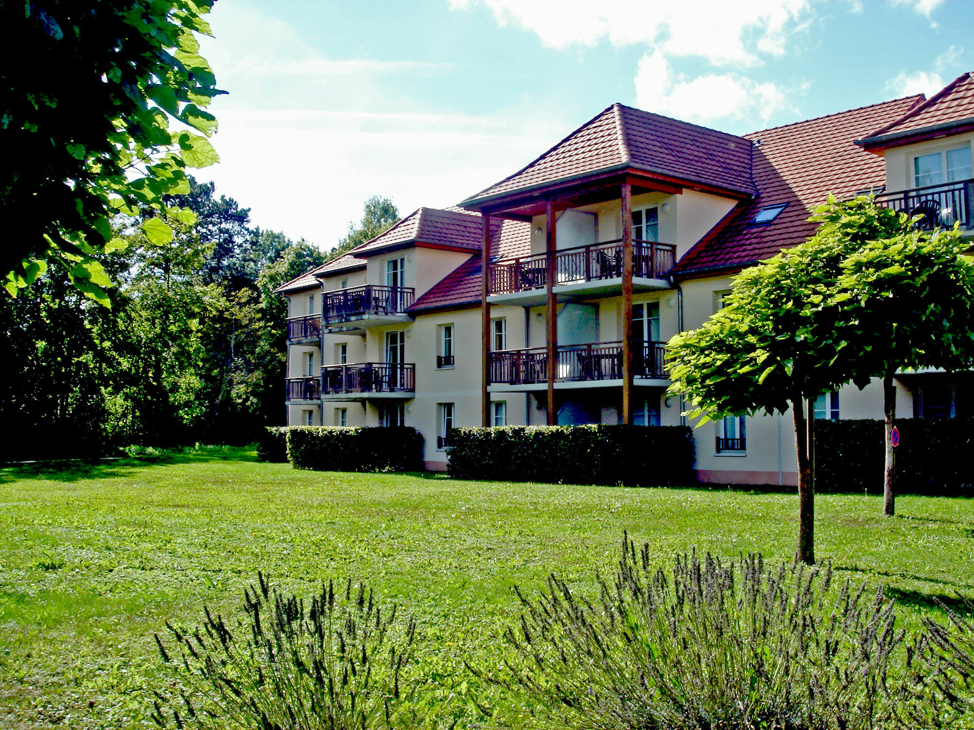 Residence Vtf Les Allees Du Green Levernois Eksteriør billede