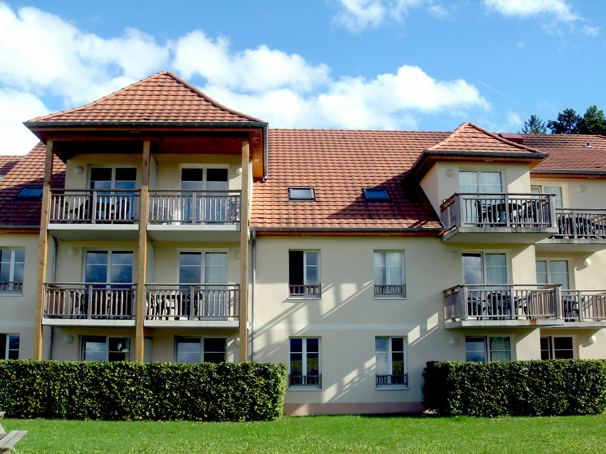 Residence Vtf Les Allees Du Green Levernois Eksteriør billede